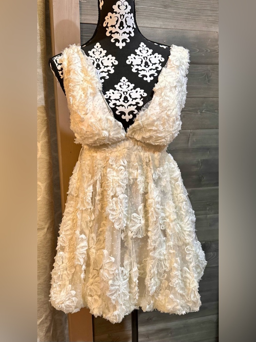 Anthropologie Mable Ivory Floral Appliqué V-Neck Dress size Large (8/10)